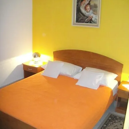 Ivan Orlic Apartman Vinisce